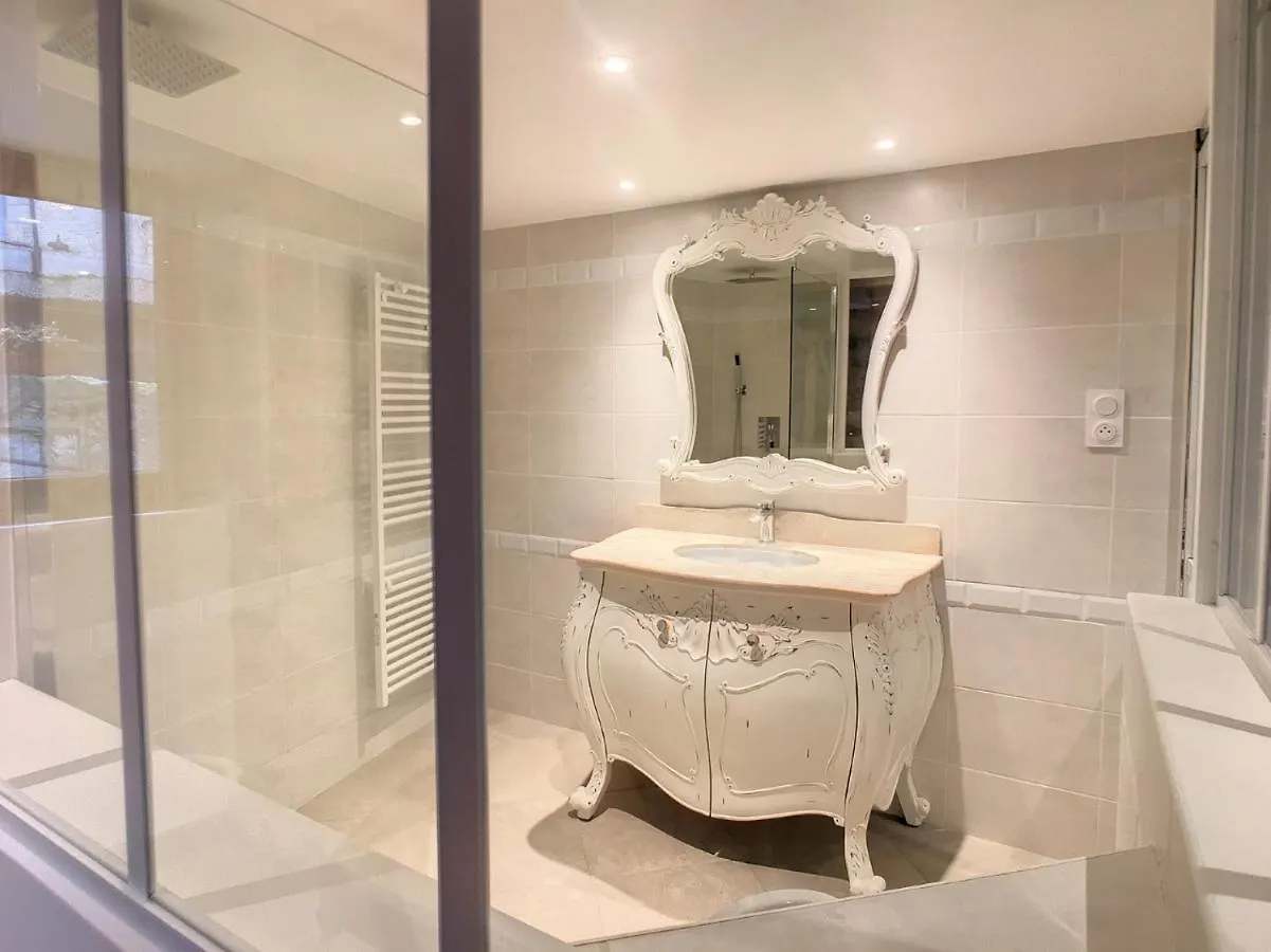 Holiday home Gite Le P'Tit Rene La Cresse France